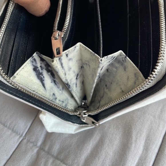 Authentic Balenciaga used but in good condition wallet - Picture 5 of 7